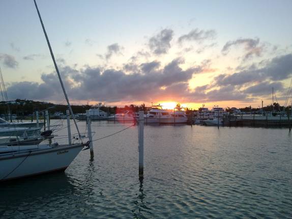 Pôr-do-sol numa marina em Providenciales - Turks e Caicos
